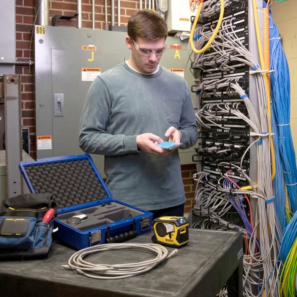 Máy in tem Brady M211