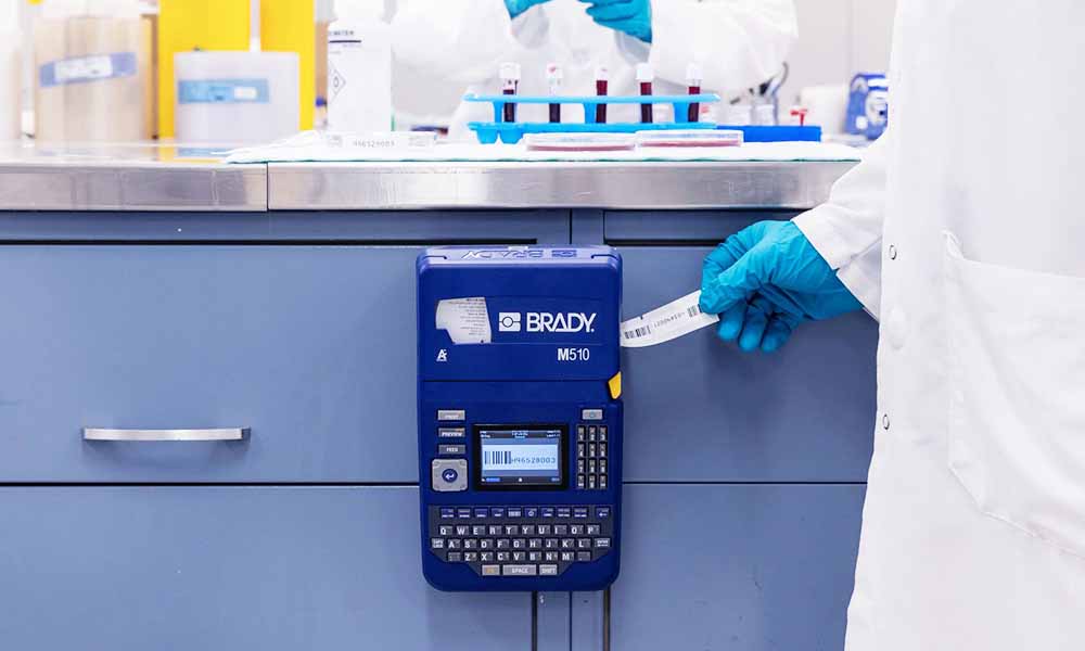 Máy in tem nhãn Brady